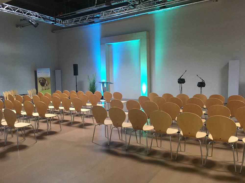 Halle7:Konferenz mit 100 Leuten in der Halle 7
